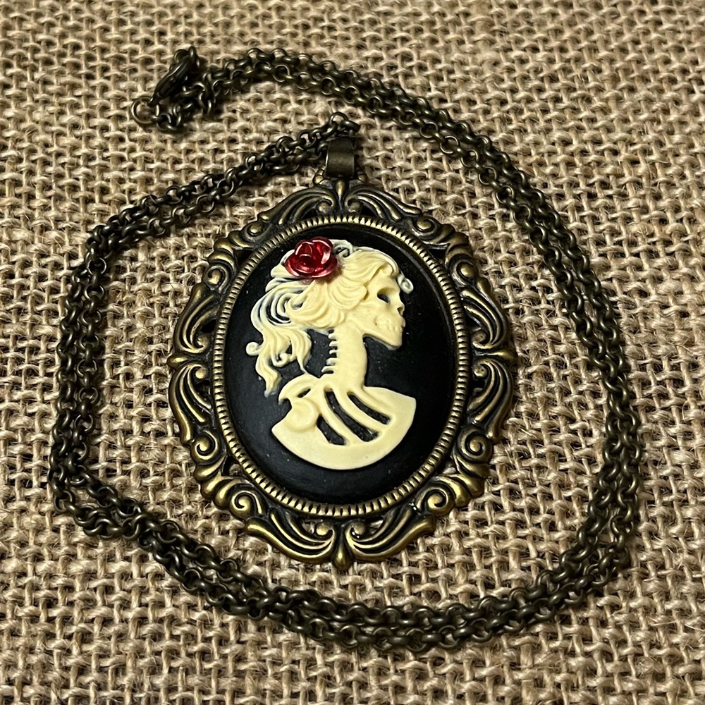 Gothic Cameo Pendant Necklace